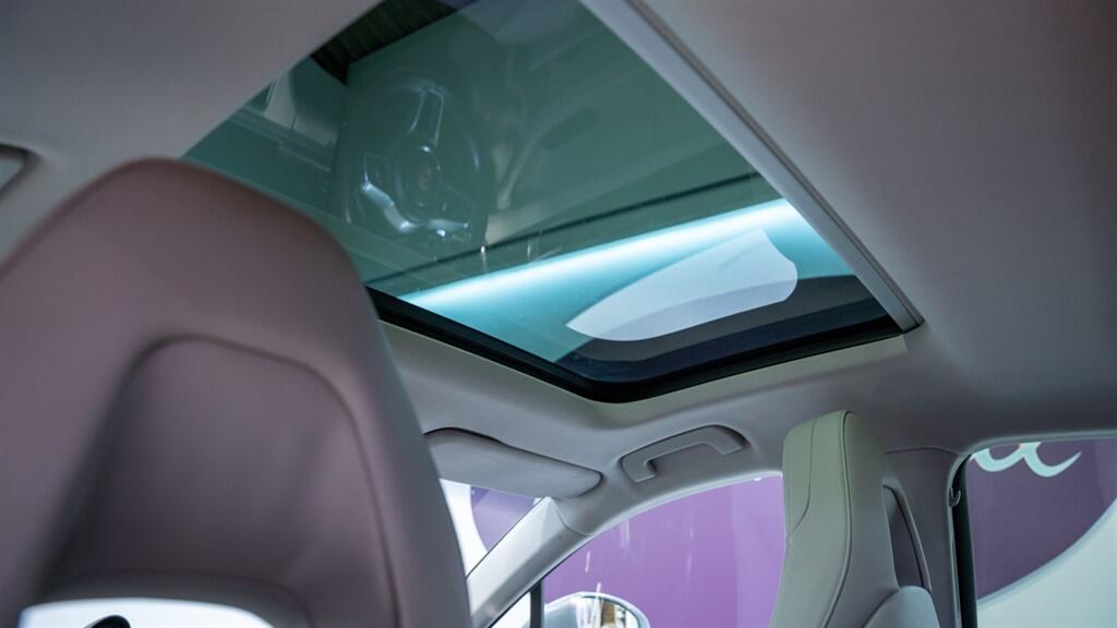Porsche Panamera view 44