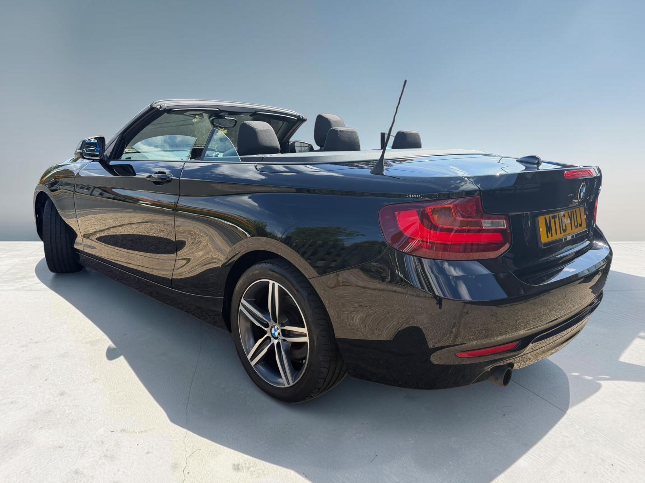 BMW 2 Series view 10
