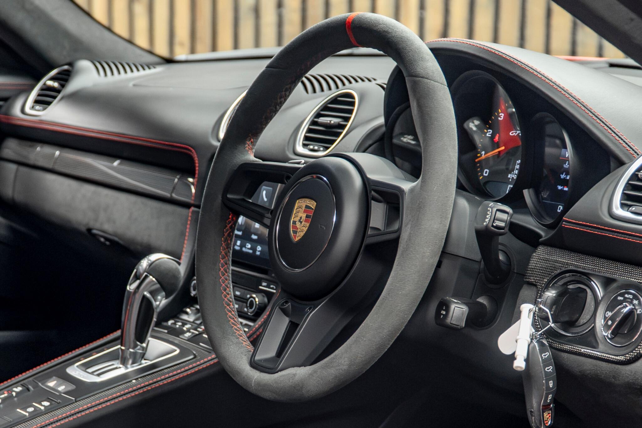 Porsche Cayman view 29