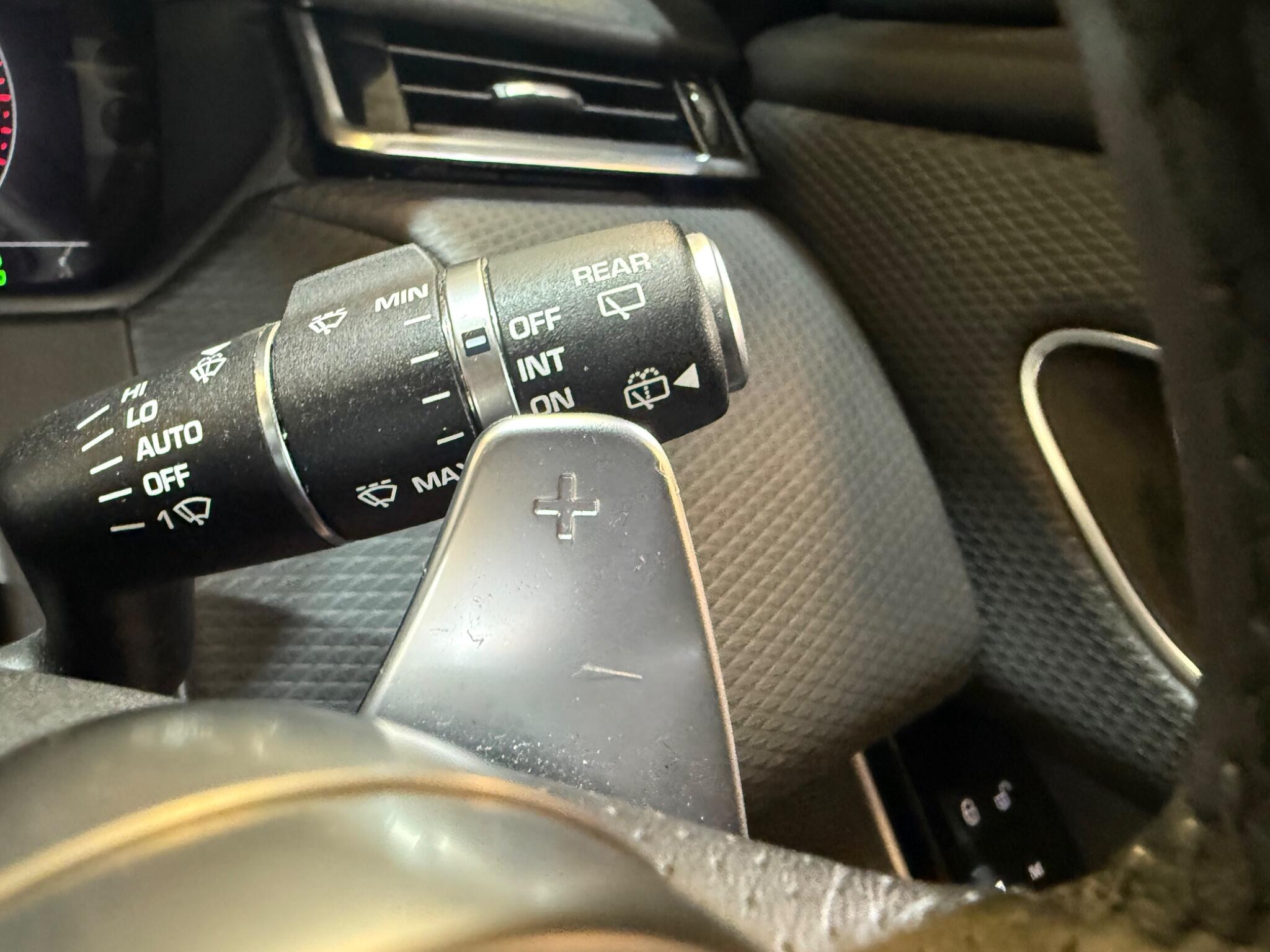 Land Rover Range Rover Velar view 34