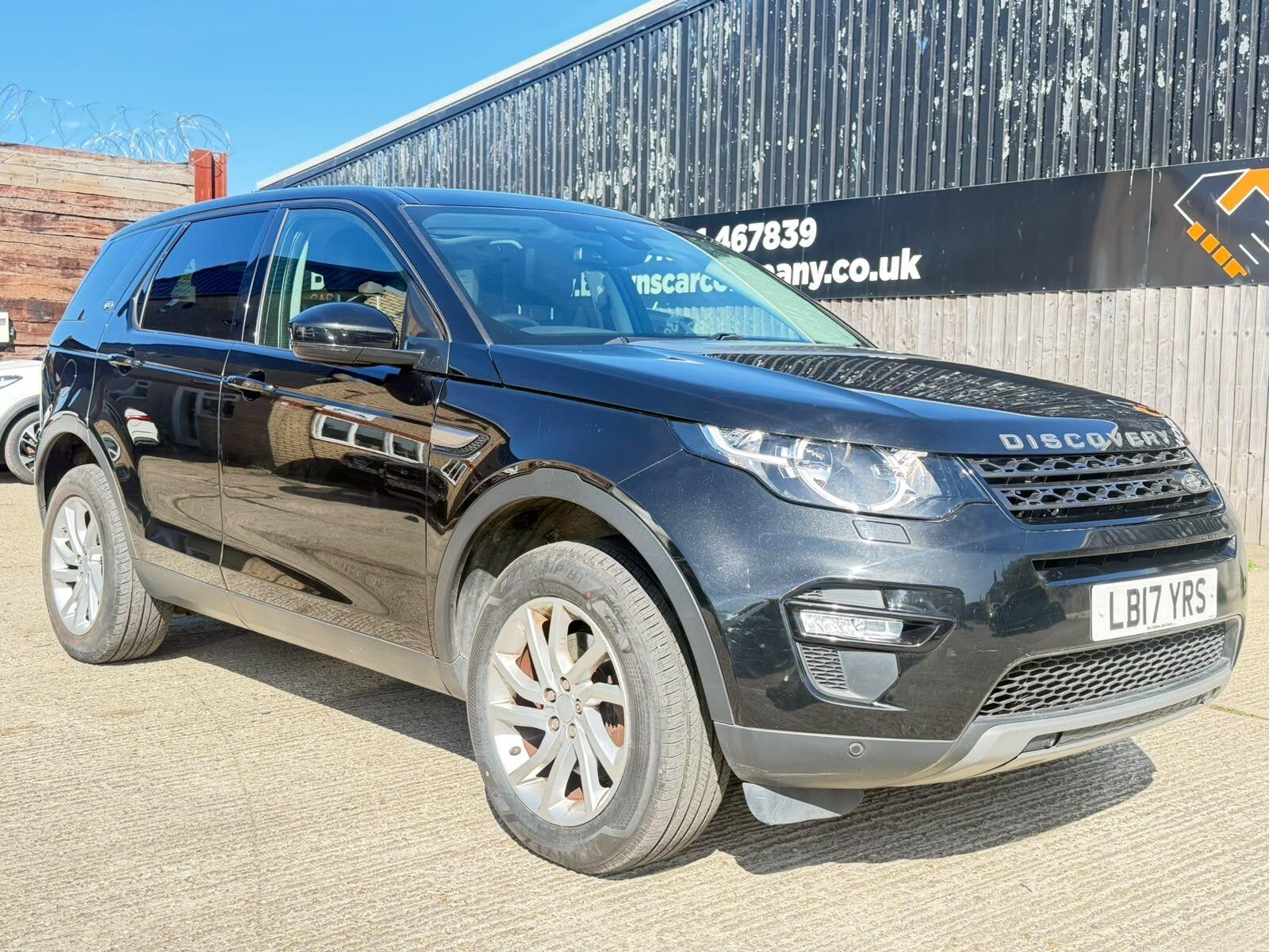Land Rover Discovery Sport view 5