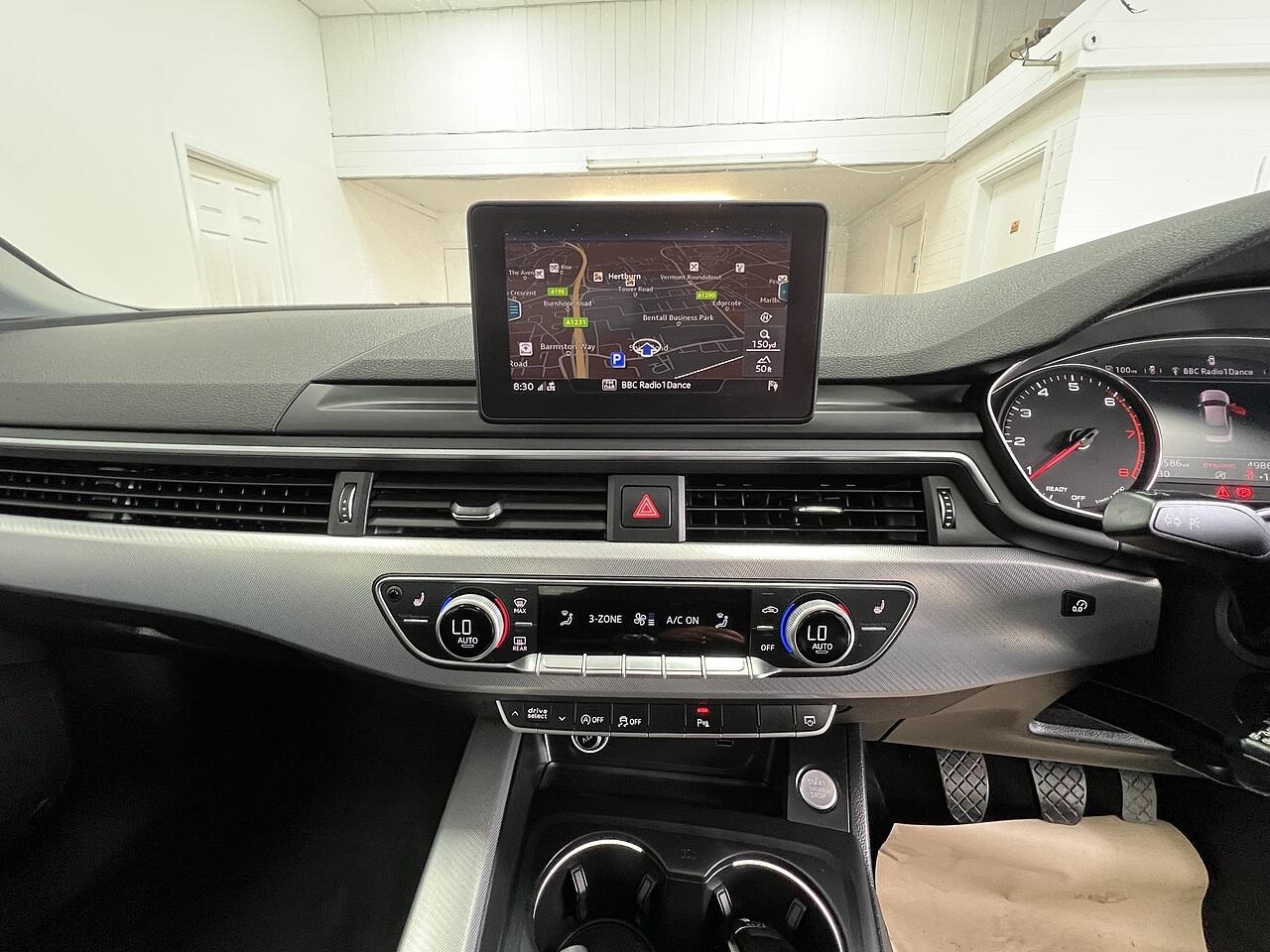 Audi A4 view 12