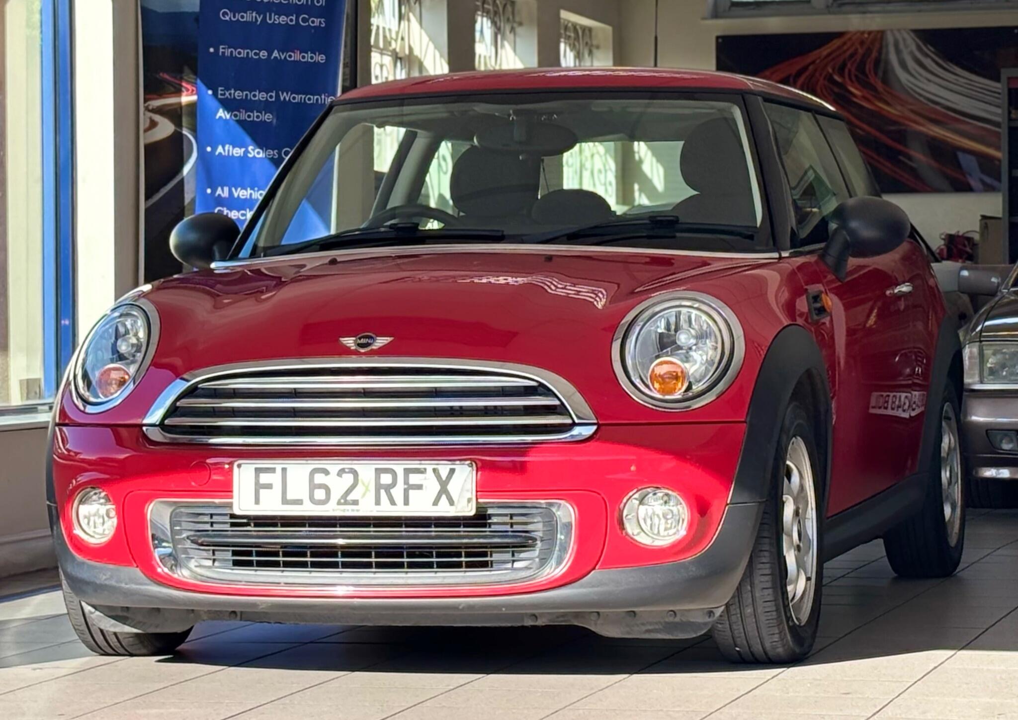Mini Hatch view 5