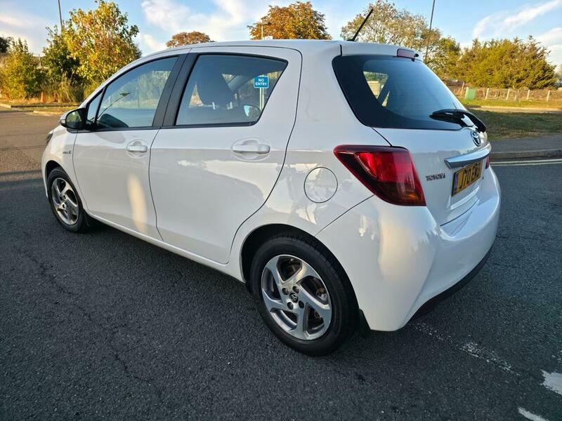 Toyota Yaris view 24