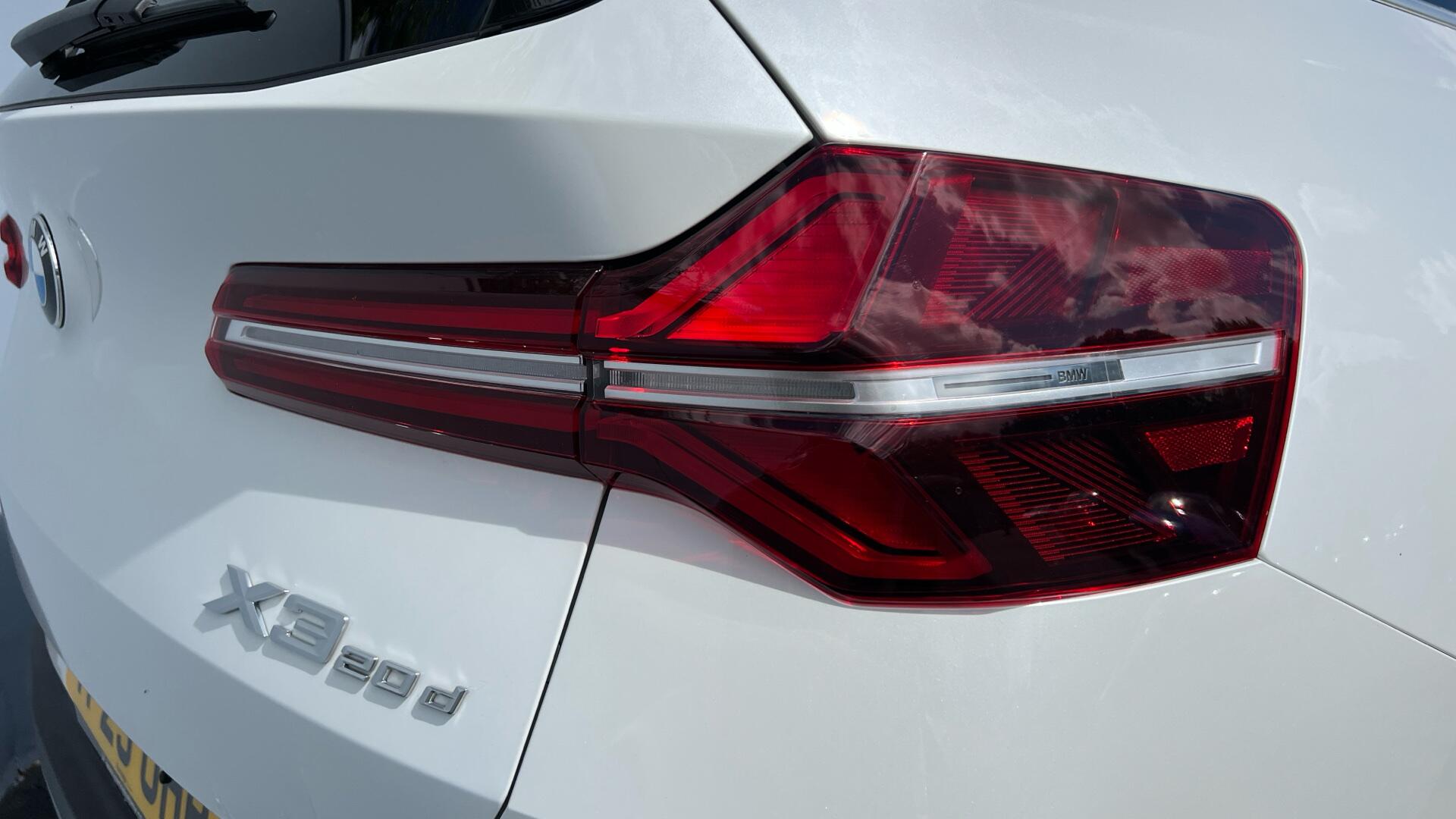BMW X3 view 22