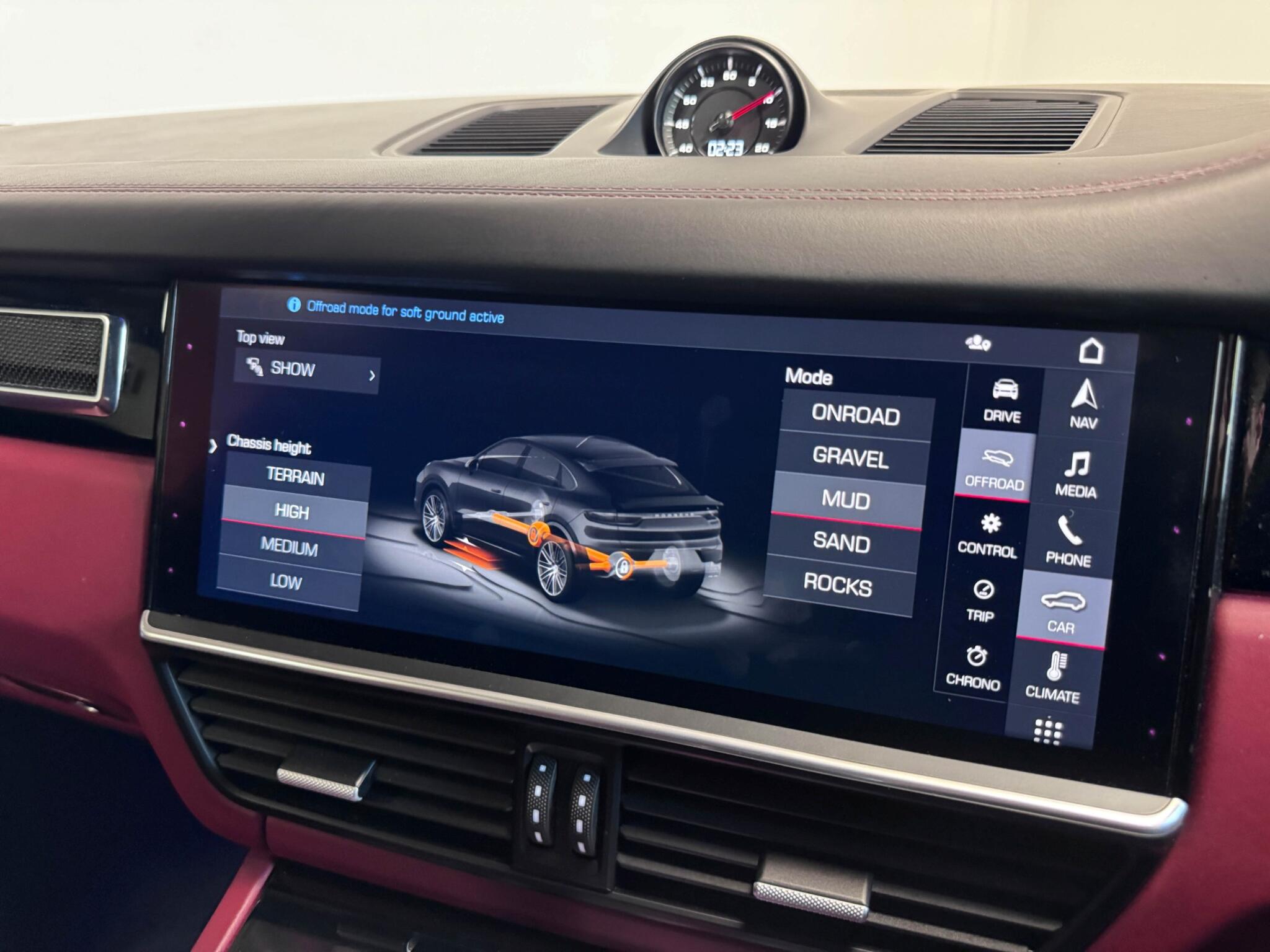 Porsche Cayenne view 60