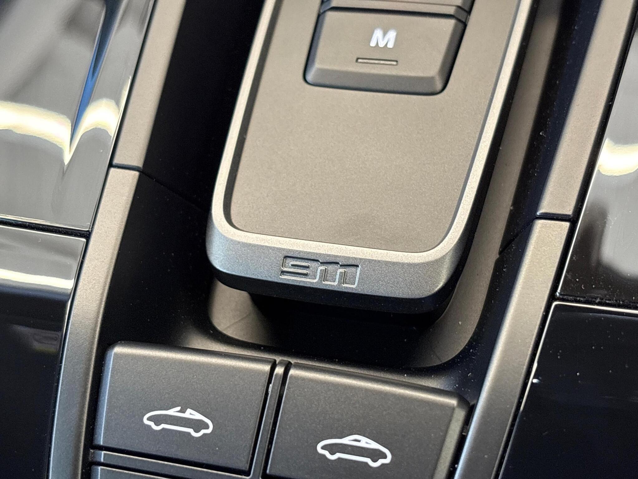 Porsche 911 view 50
