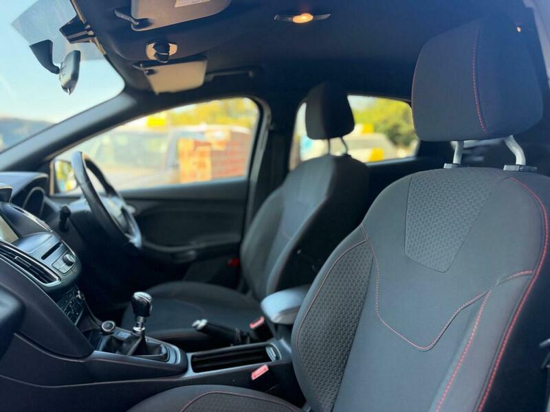Ford Focus view 24