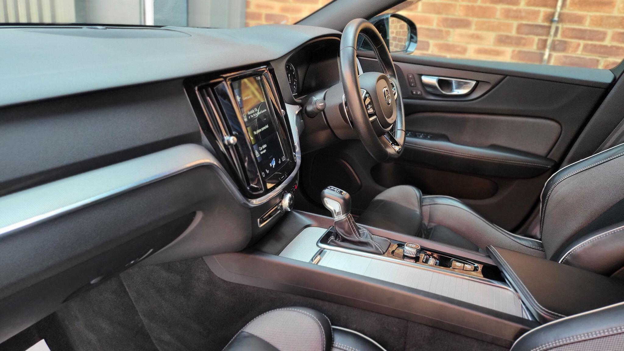 Volvo V60 view 10