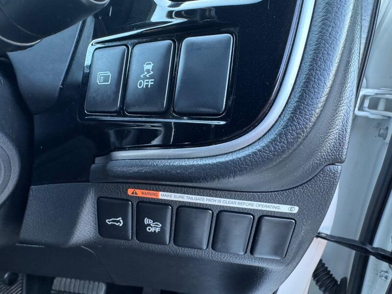 Mitsubishi Outlander view 37