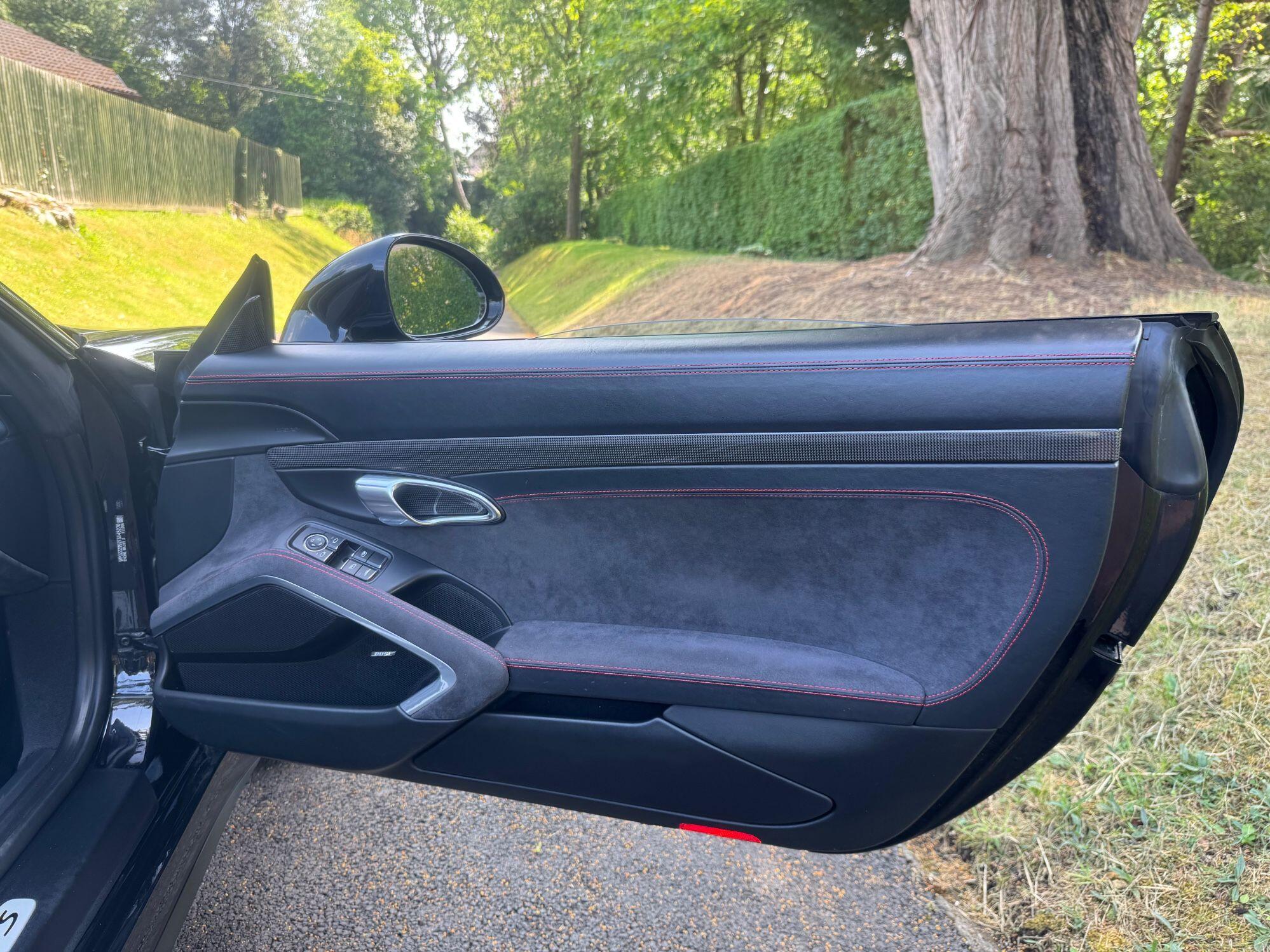 Porsche 911 view 24