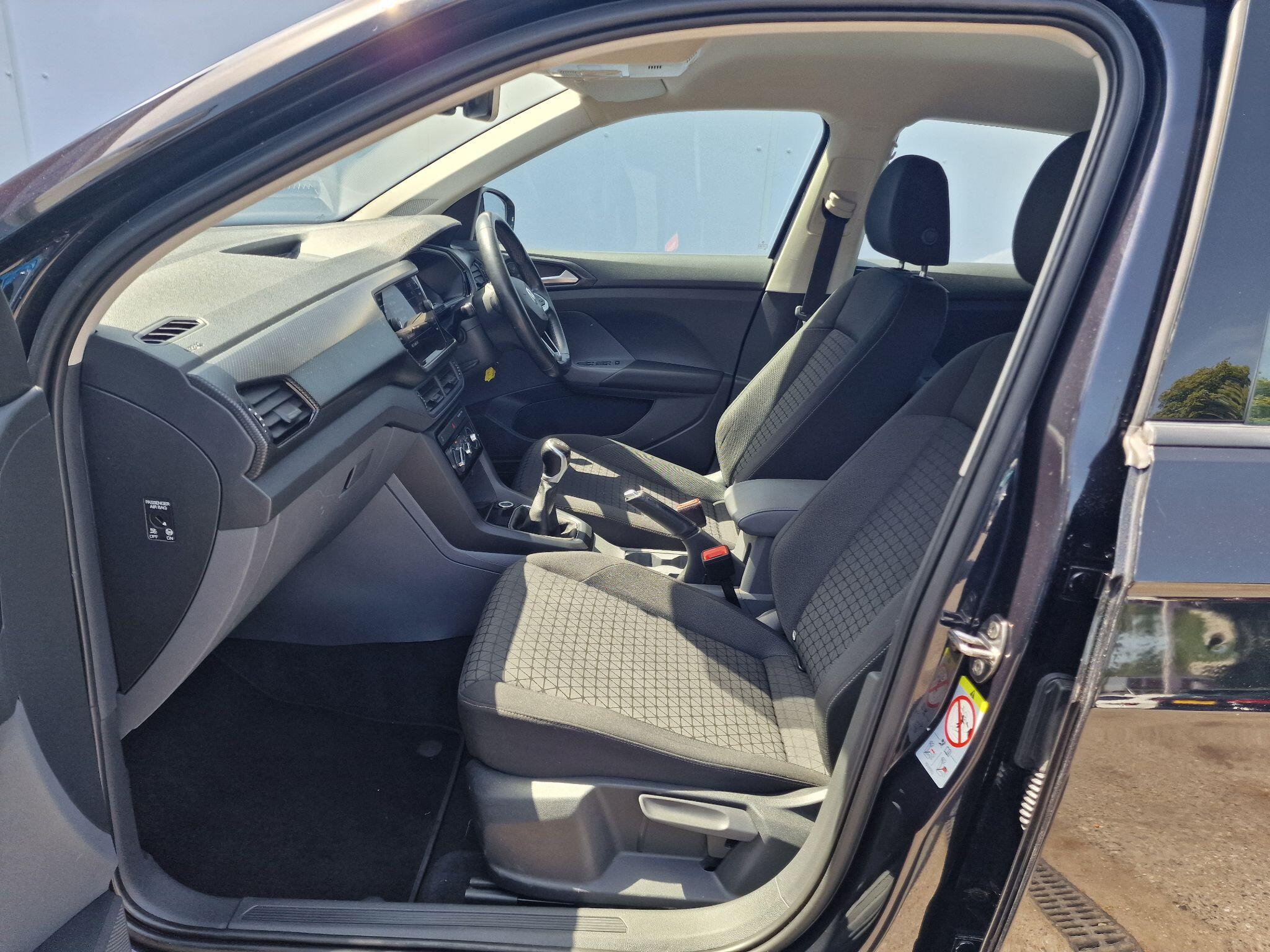 Volkswagen T-Cross view 32