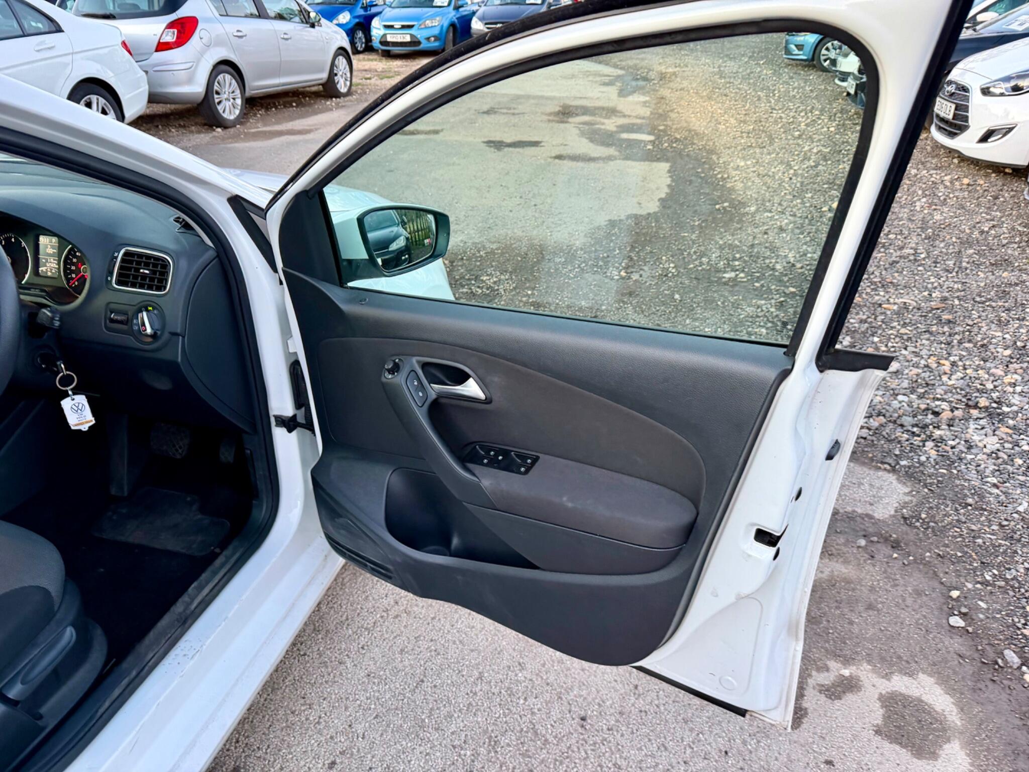 Volkswagen Polo view 40
