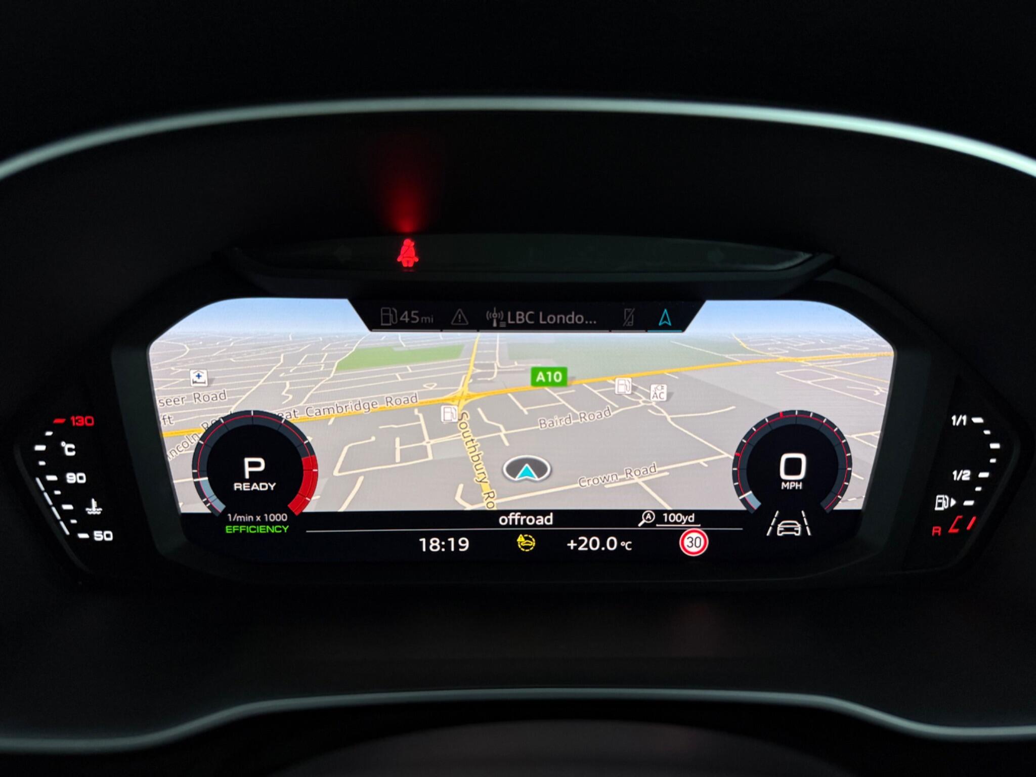 Audi Q3 view 15