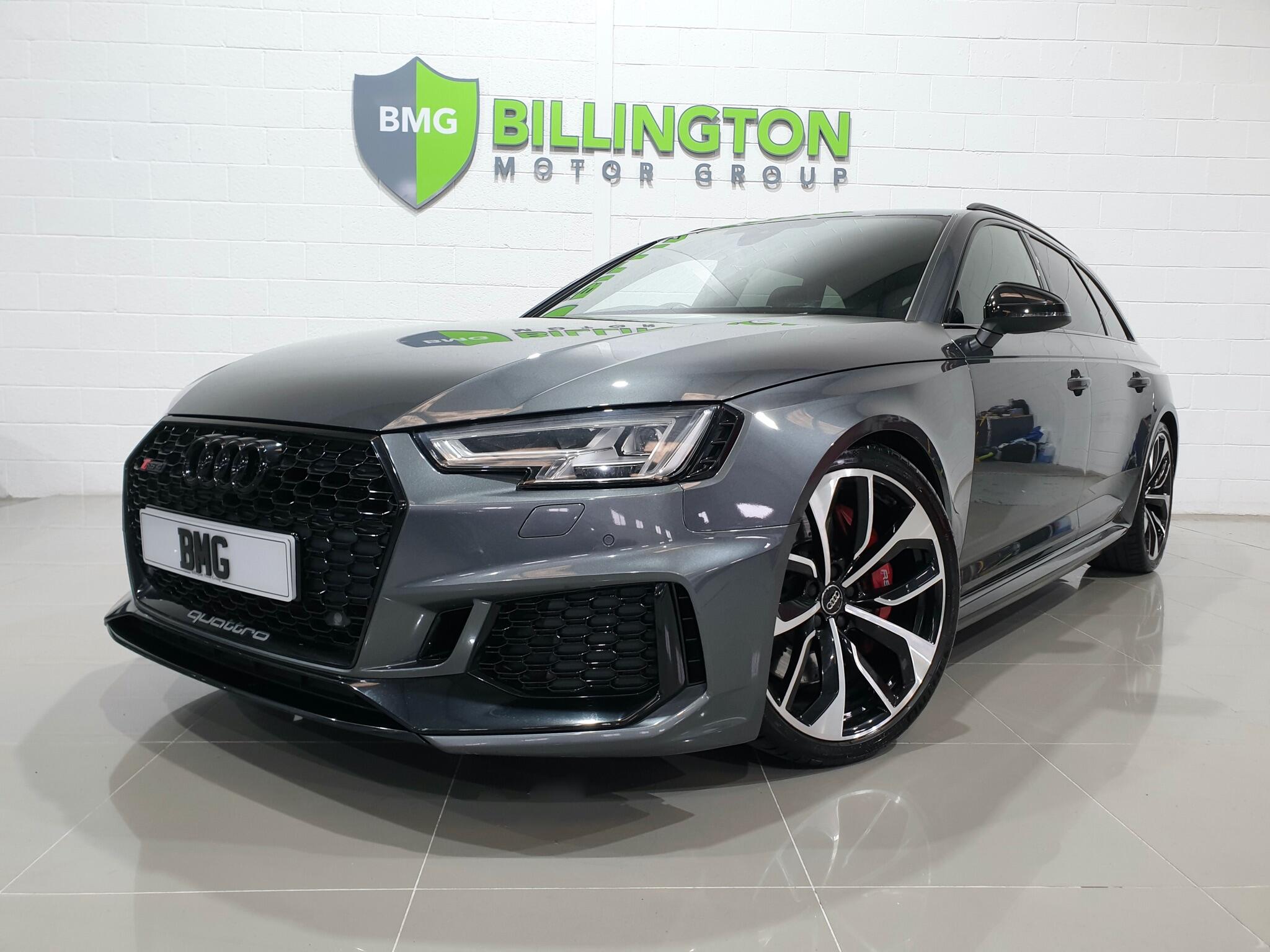 Audi RS4 view 20
