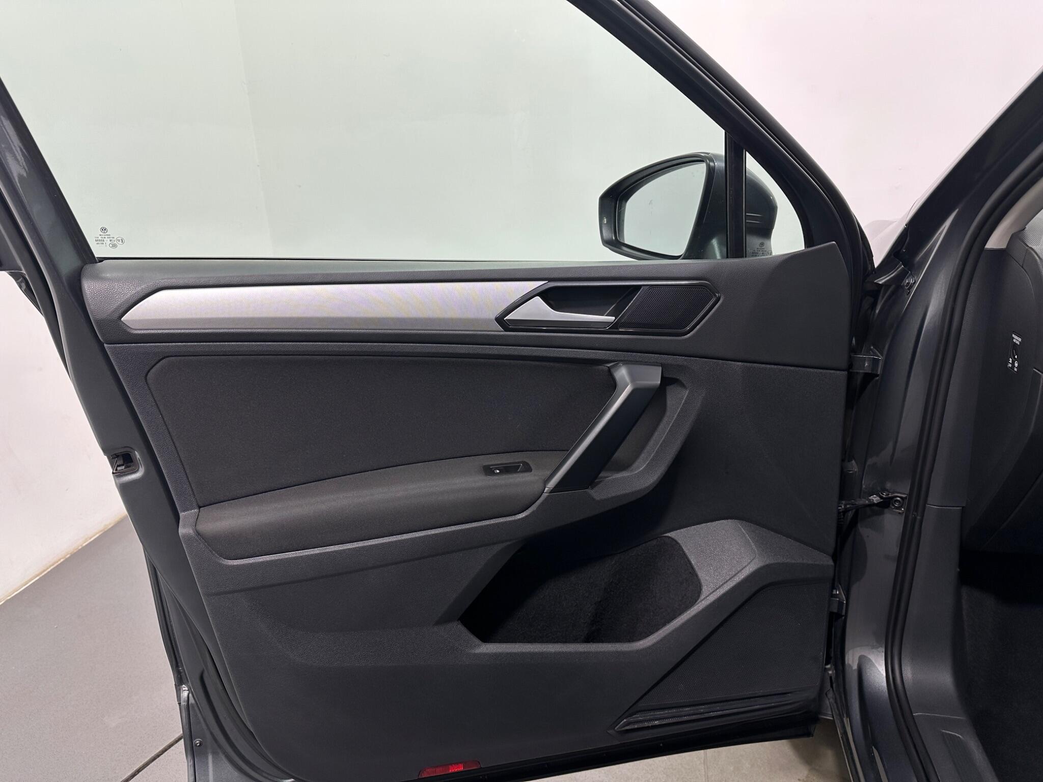 Volkswagen Tiguan view 31