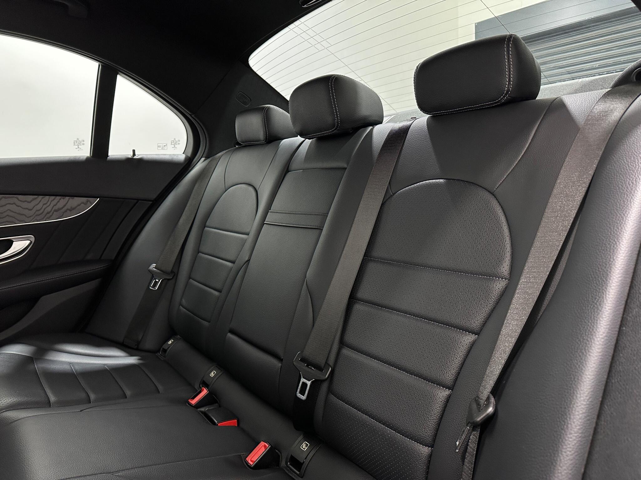 Mercedes-Benz C-Class view 40