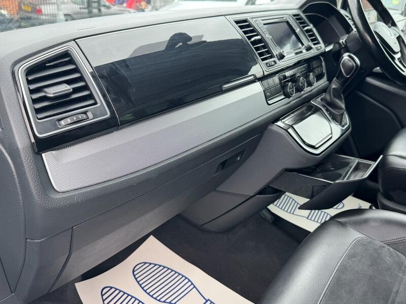 2018 Volkswagen Caravelle image 45