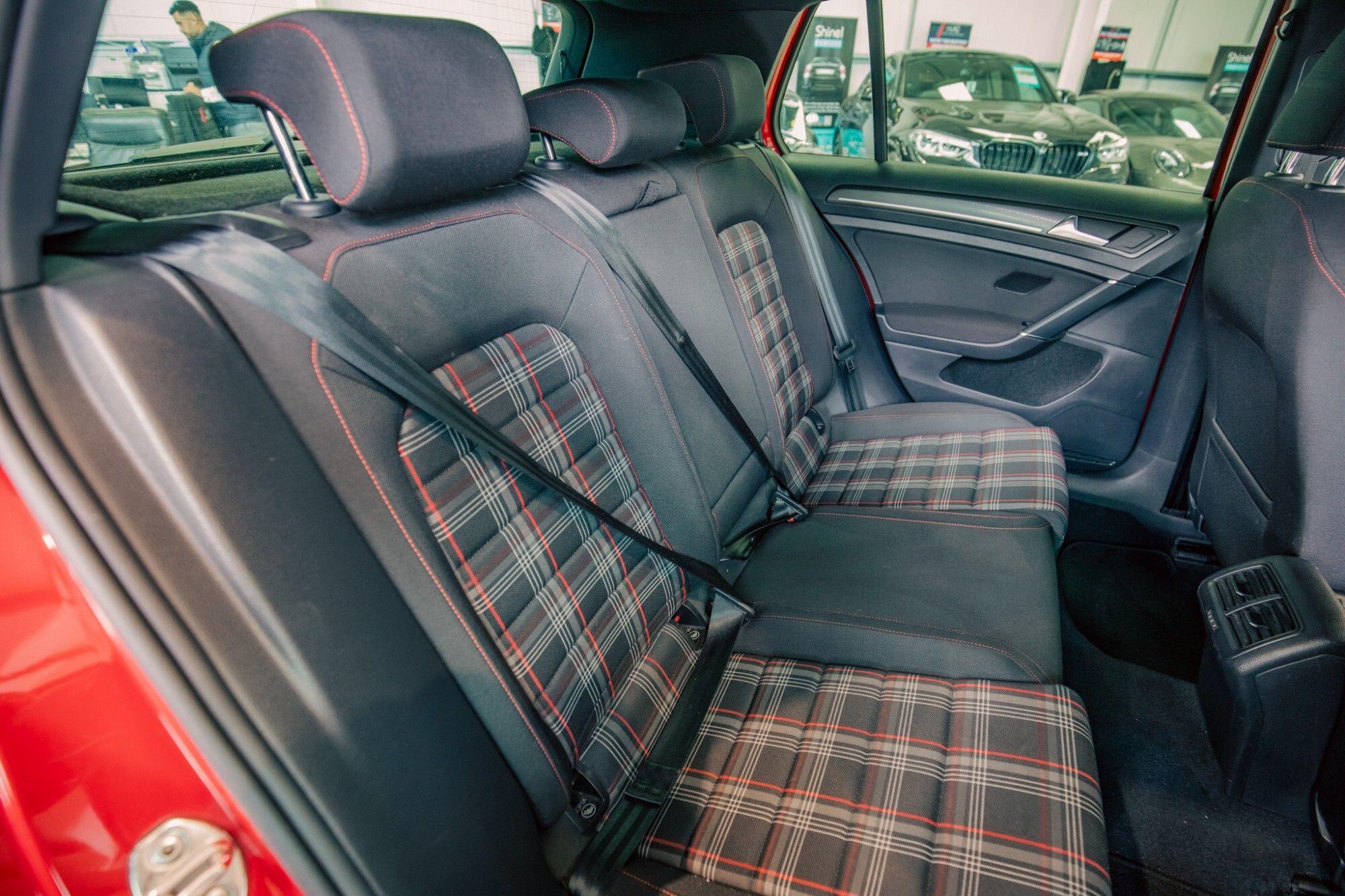Volkswagen Golf view 8