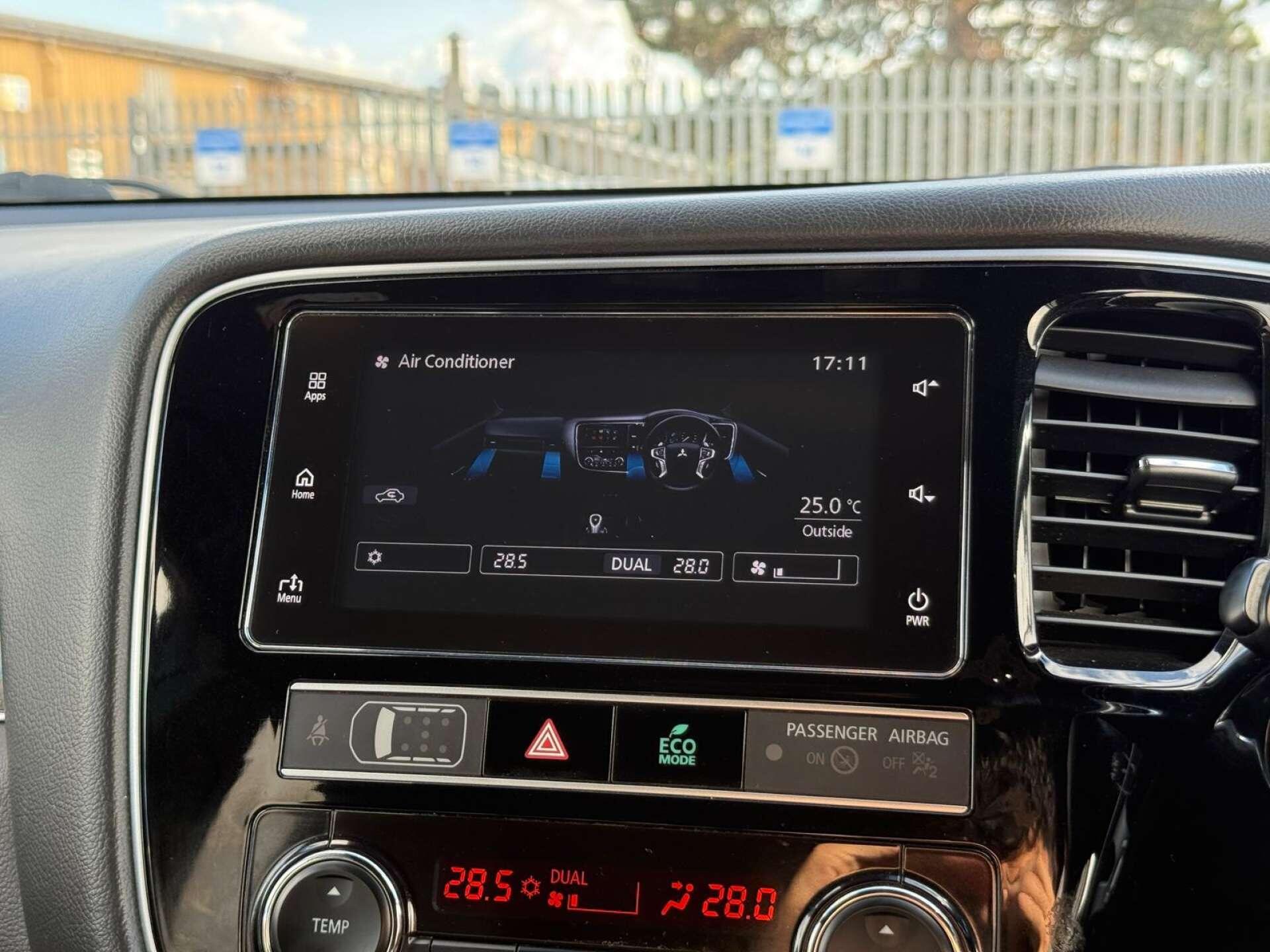 Mitsubishi Outlander view 74