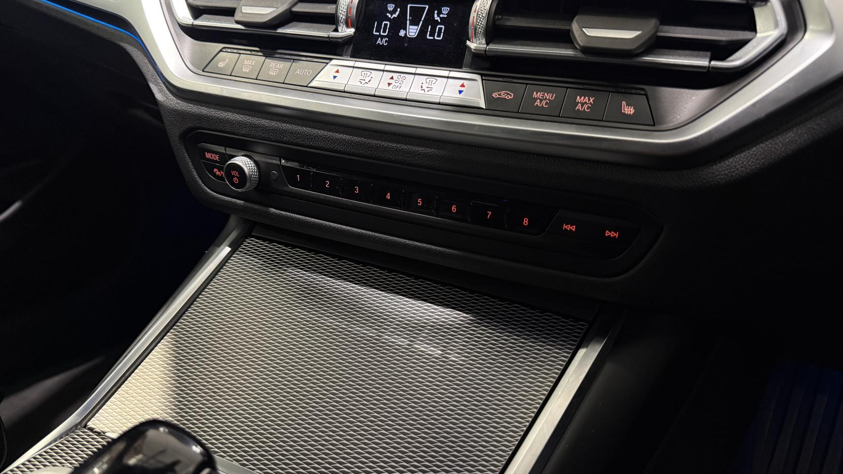 BMW 3 Series view 20