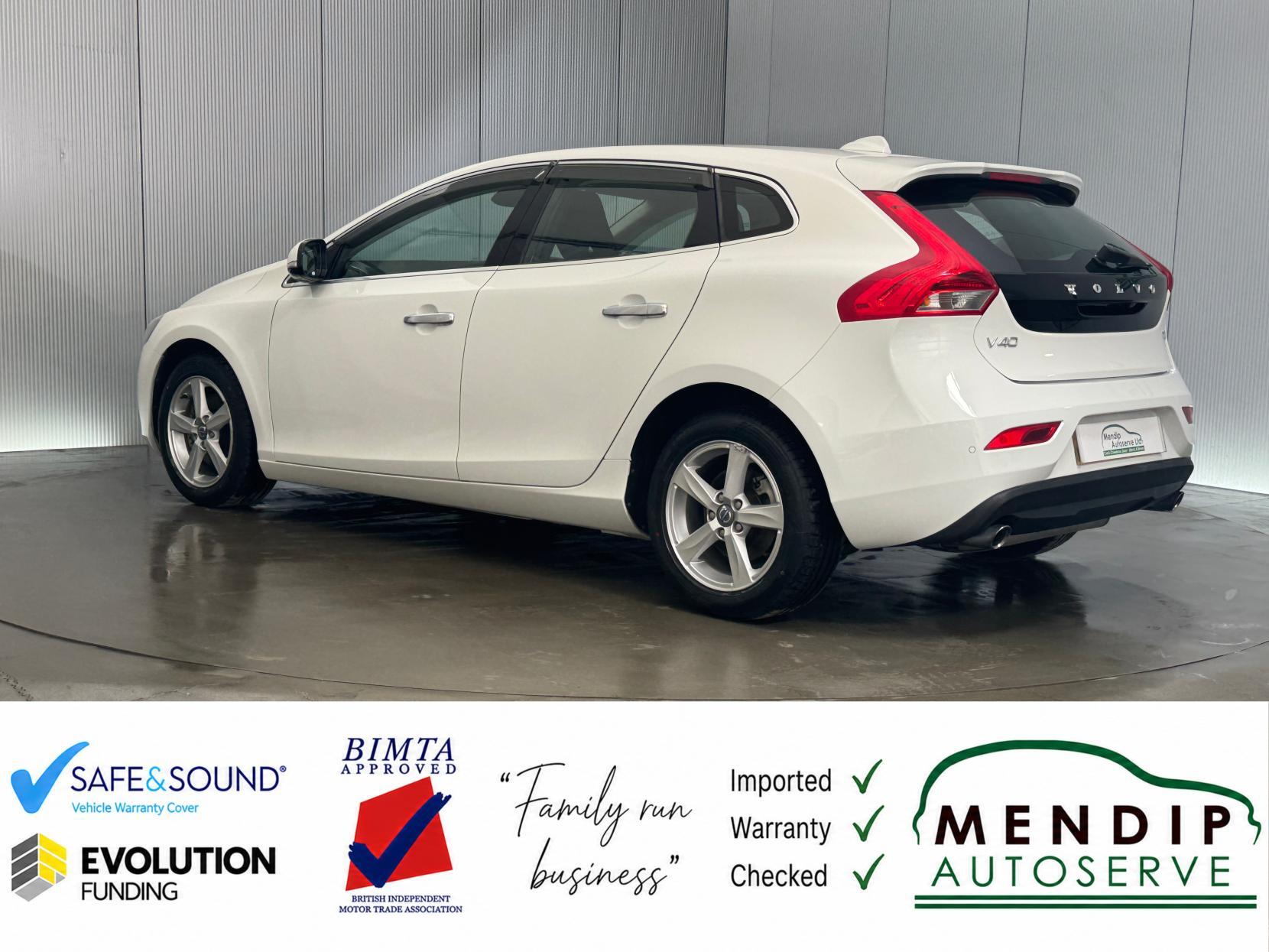 Volvo V40 view 14