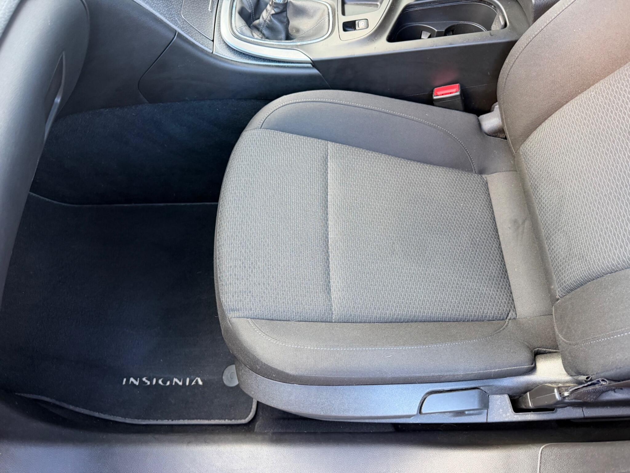 Vauxhall Insignia view 18