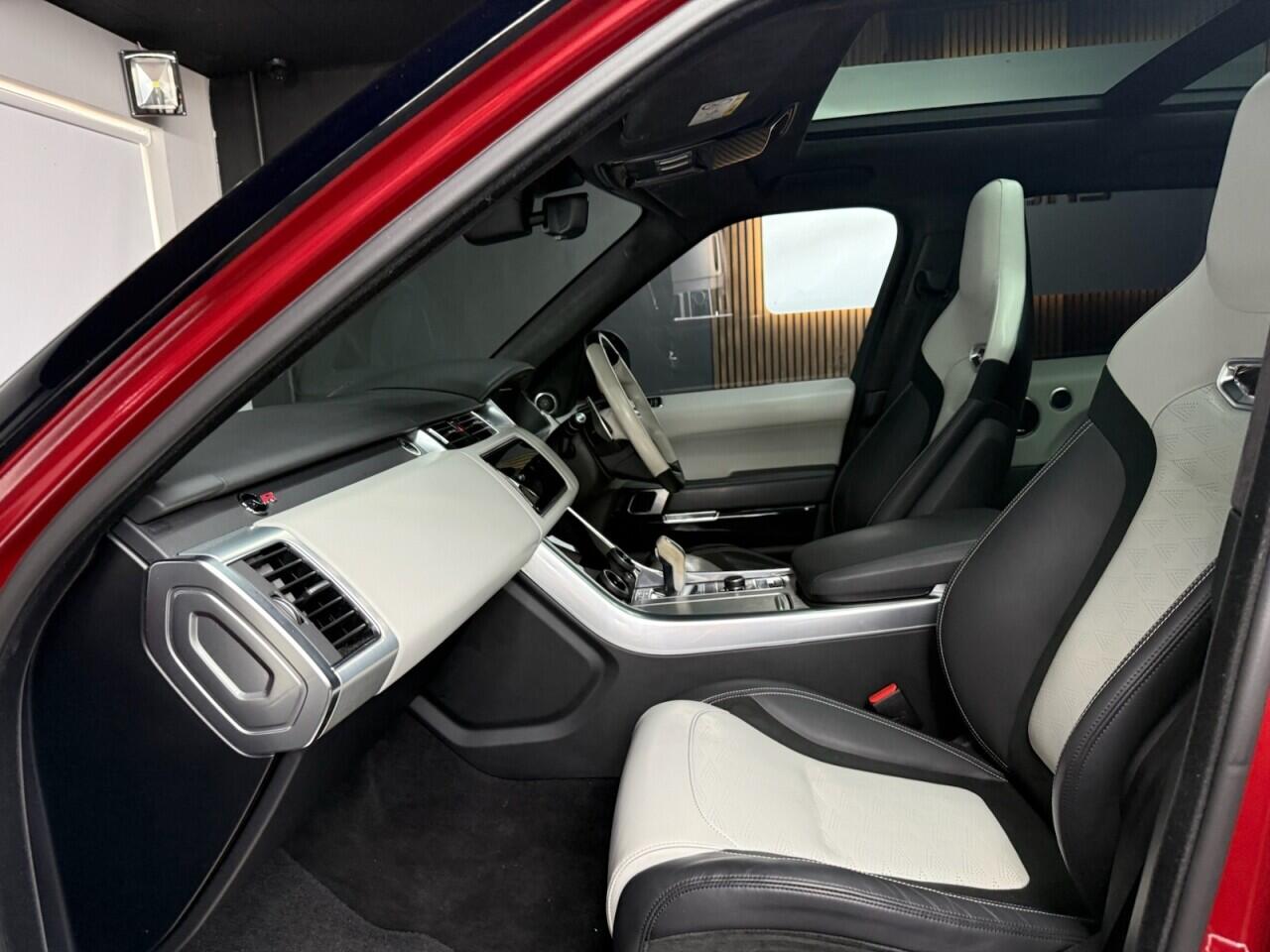 Land Rover Range Rover Sport view 35