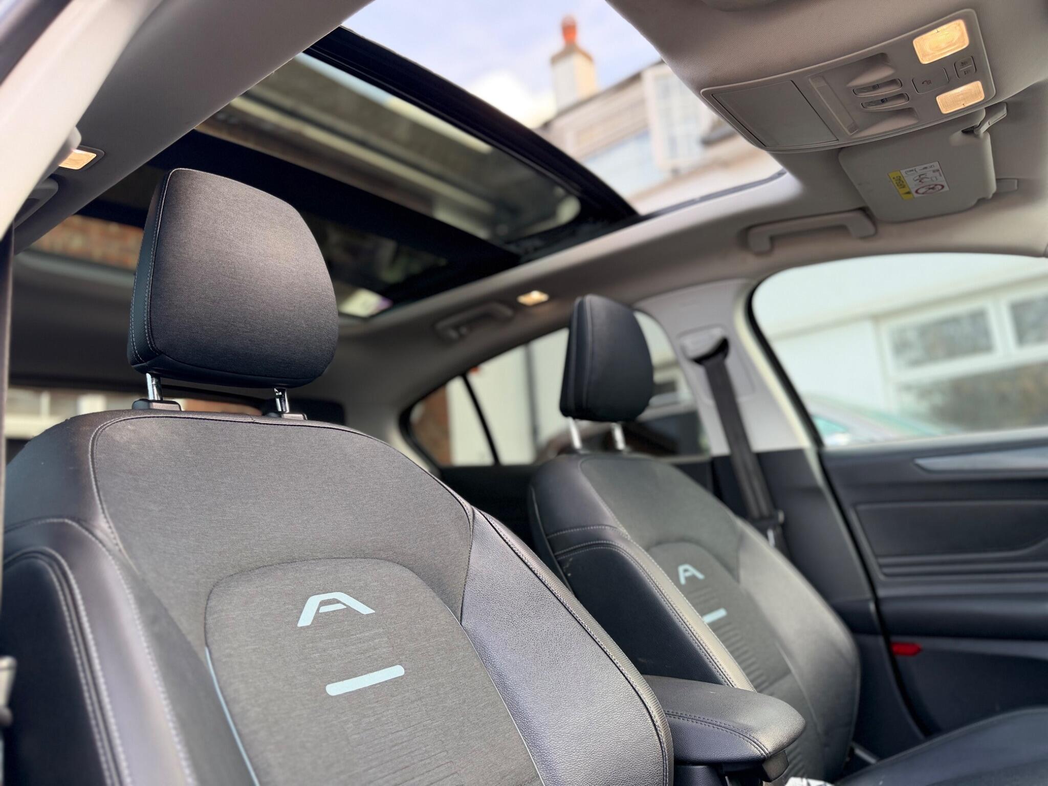 Ford Focus view 12