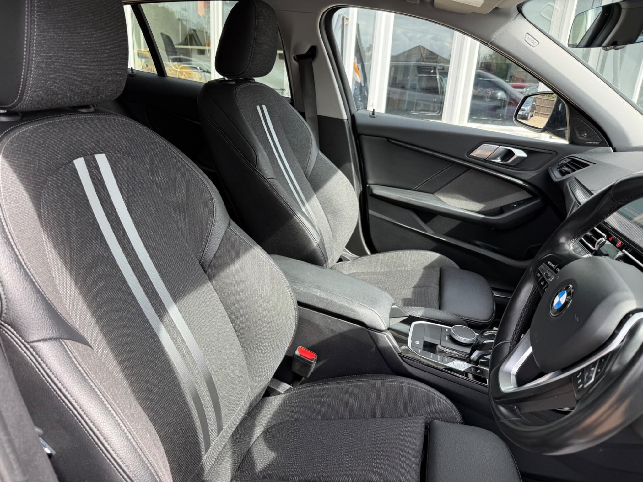 BMW 1 Series view 10