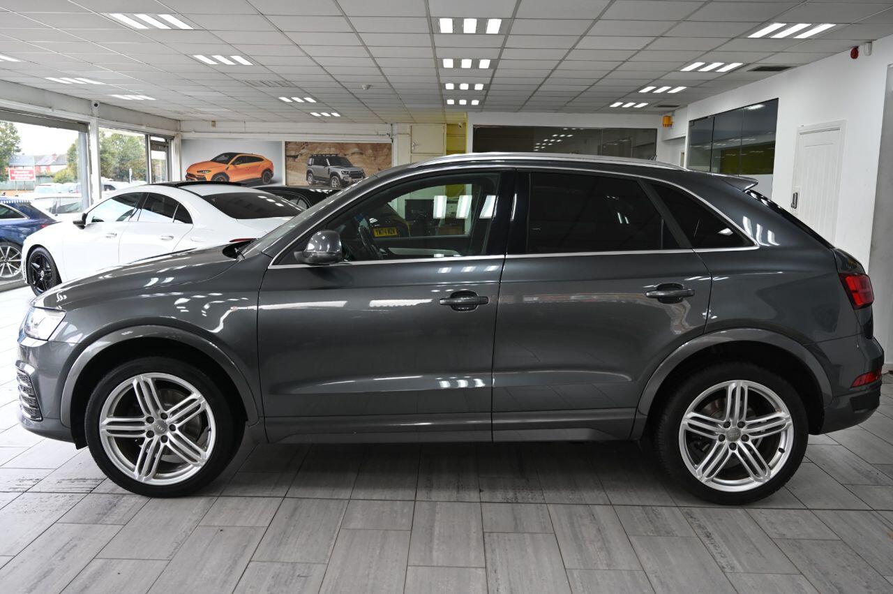 Audi Q3 view 4