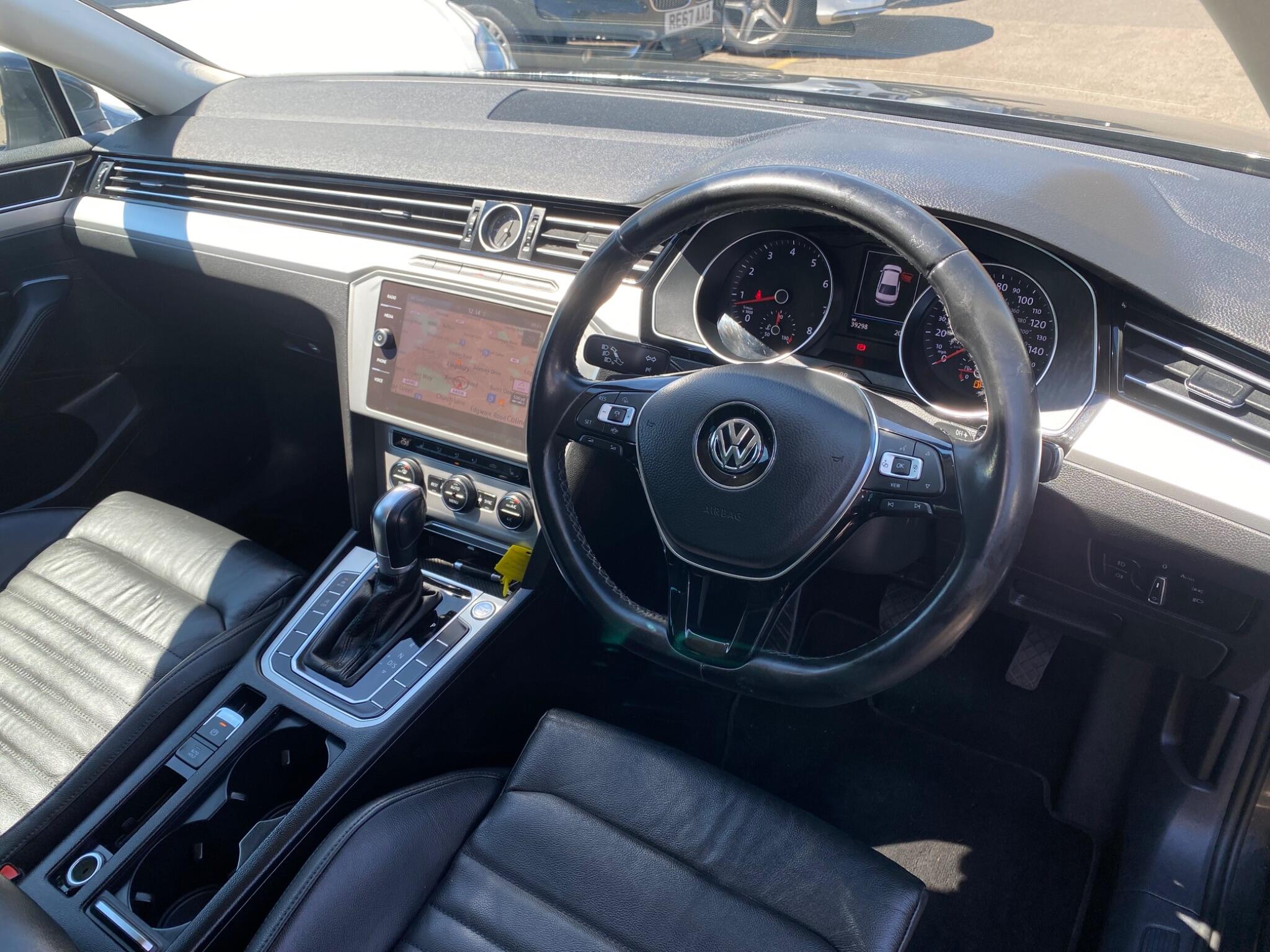 Volkswagen Passat view 18