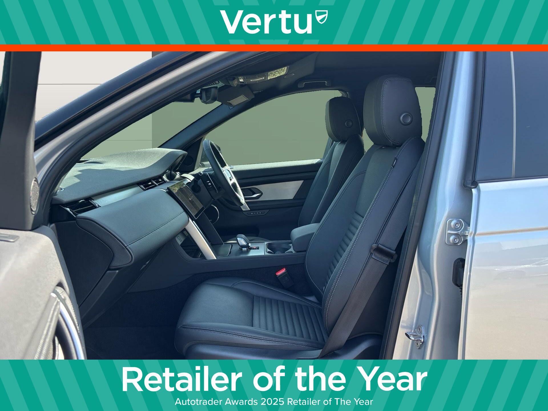 Land Rover Discovery Sport view 3