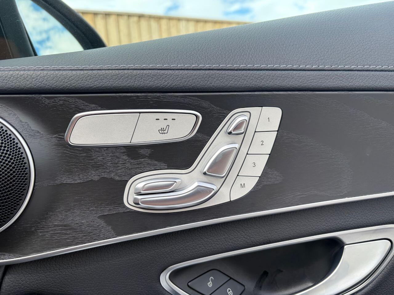 Mercedes-Benz C-Class view 24