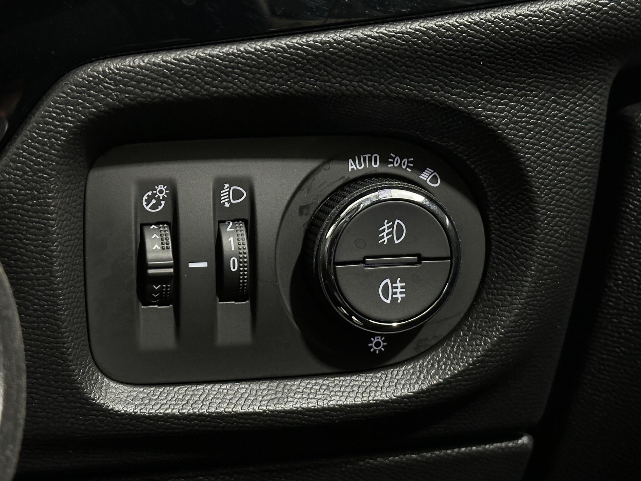 Vauxhall Corsa view 18
