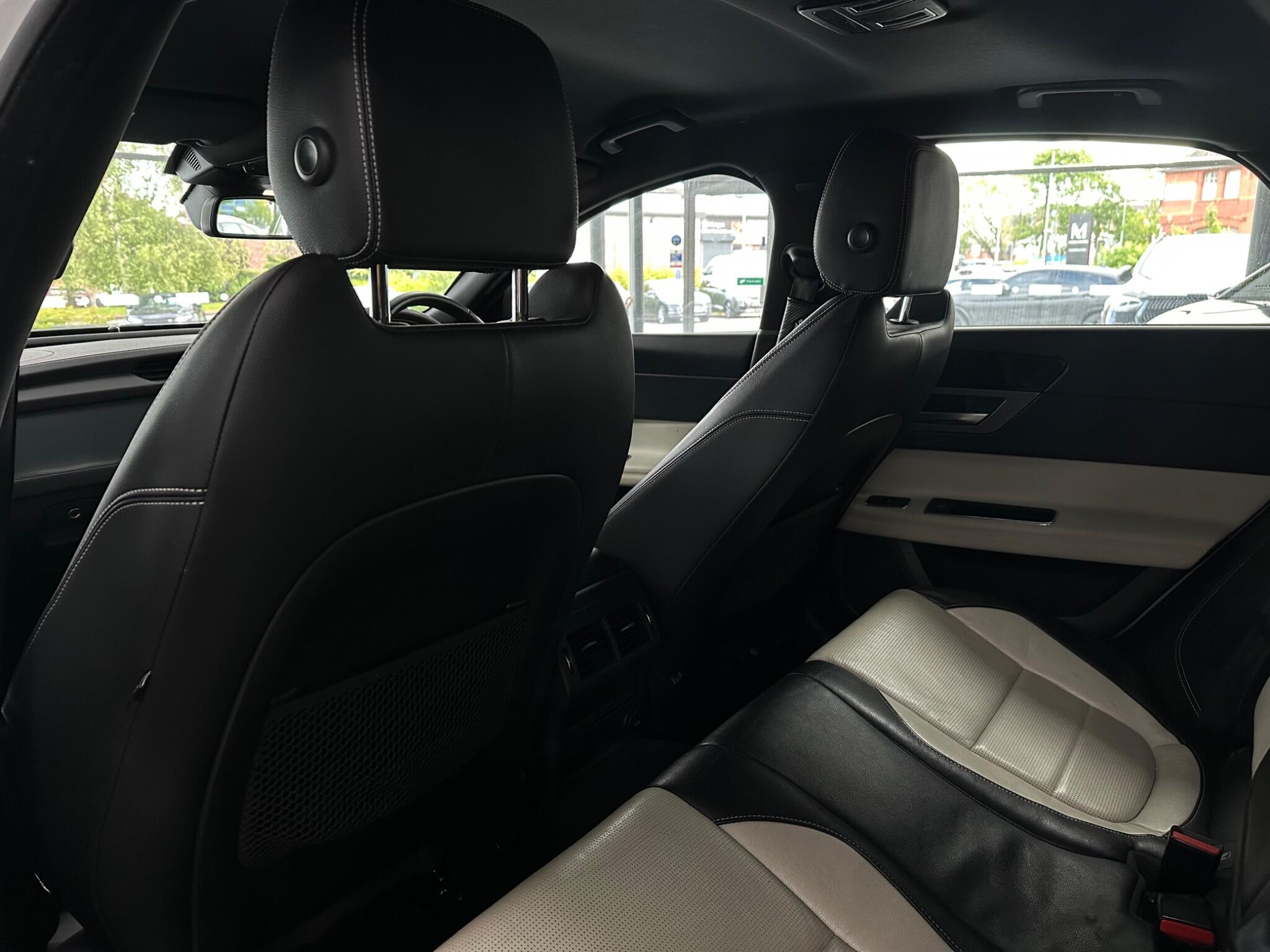 Jaguar XF view 25