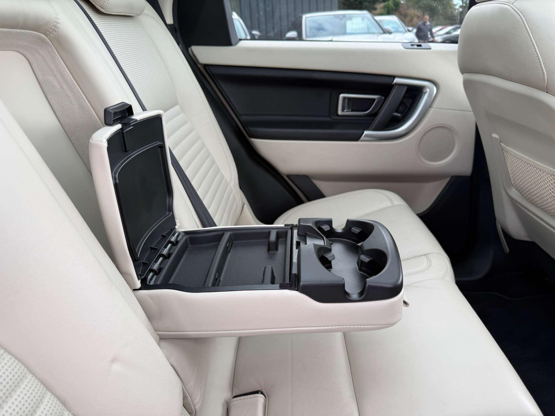 Land Rover Discovery Sport view 71