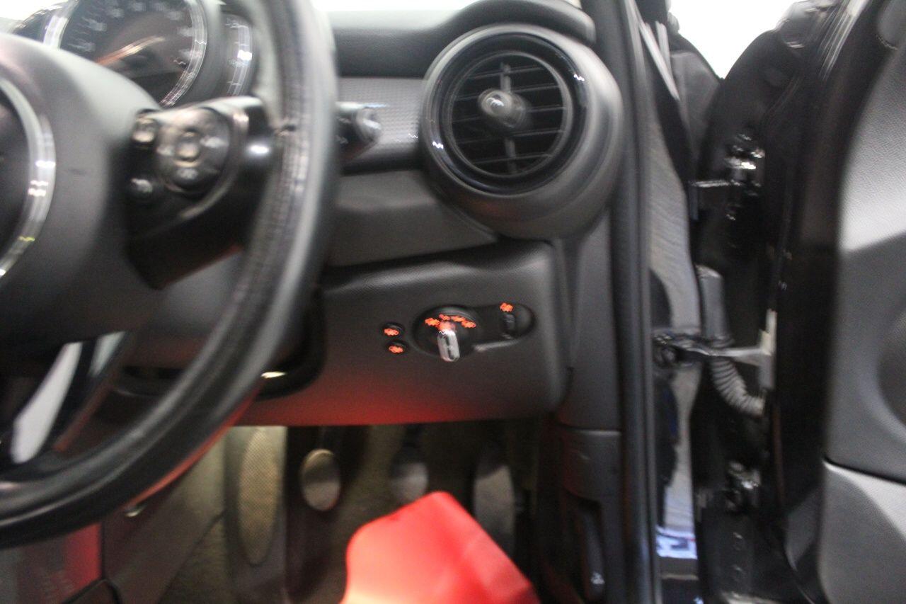Mini Hatch view 46
