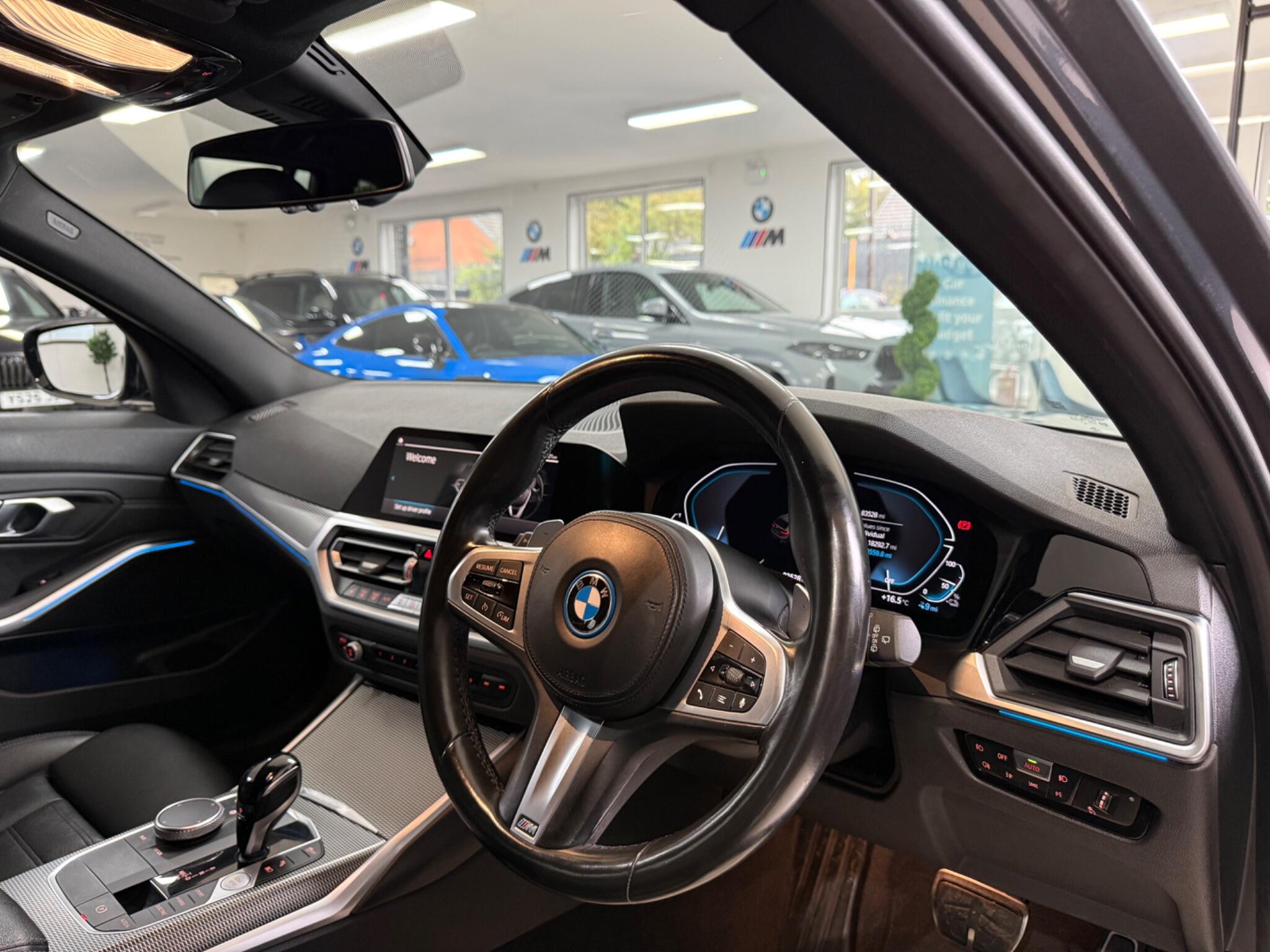 BMW 3 Series view 29