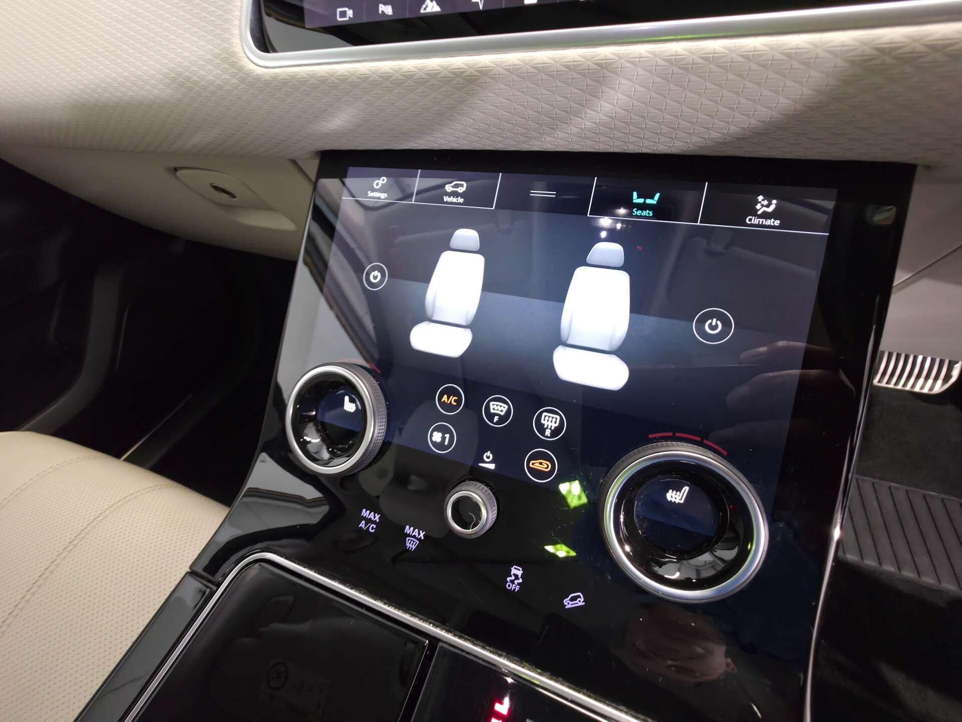 Land Rover Range Rover Velar view 34