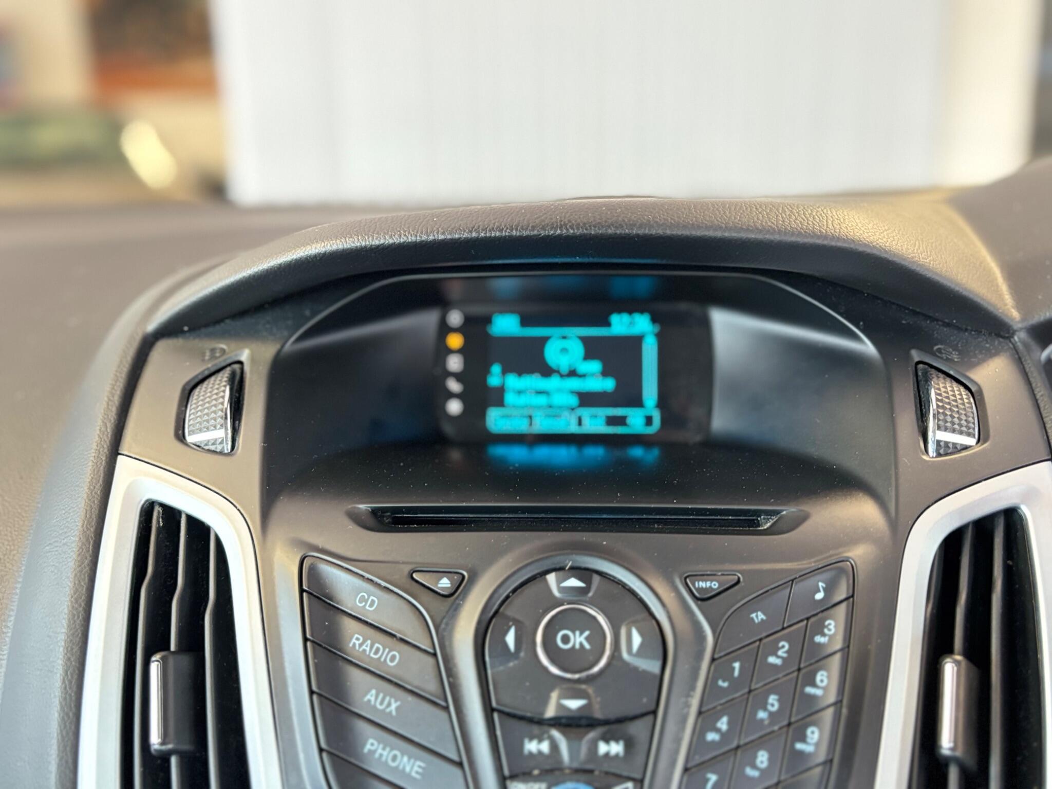 Ford Focus view 20