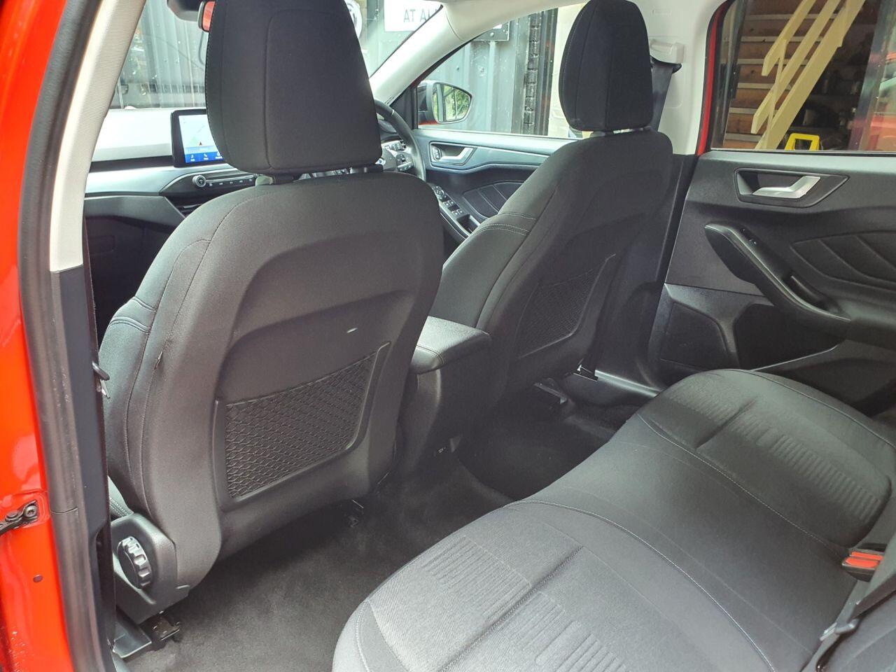 Ford Focus view 25