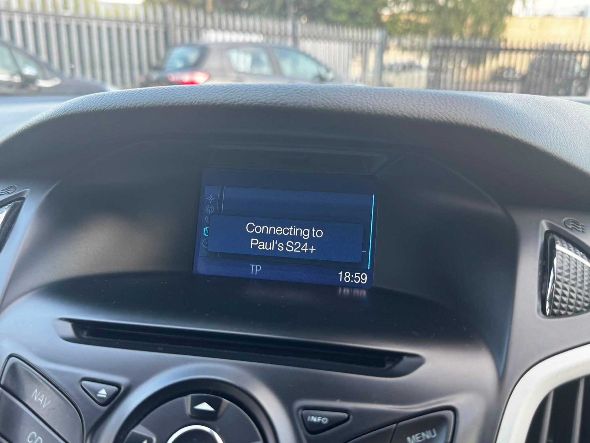 Ford Focus view 29