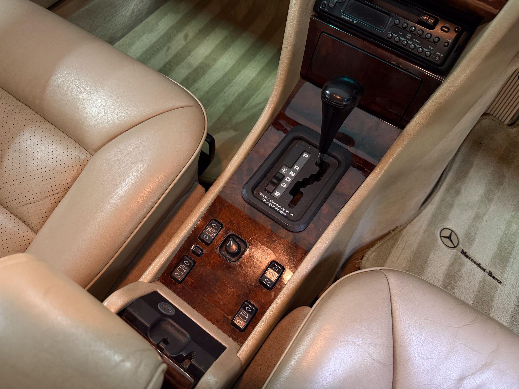 Mercedes-Benz E Class view 25