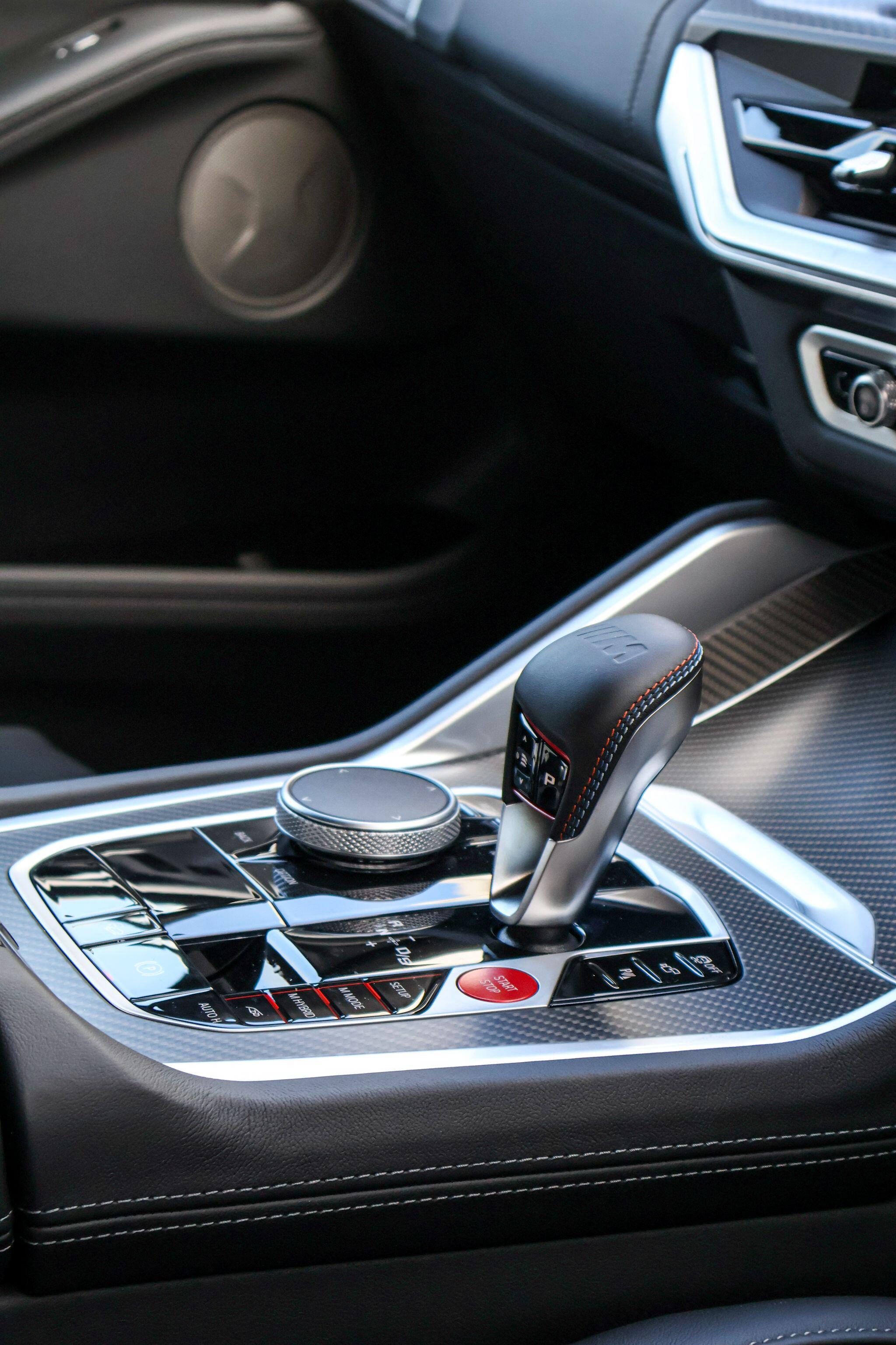 BMW XM view 32