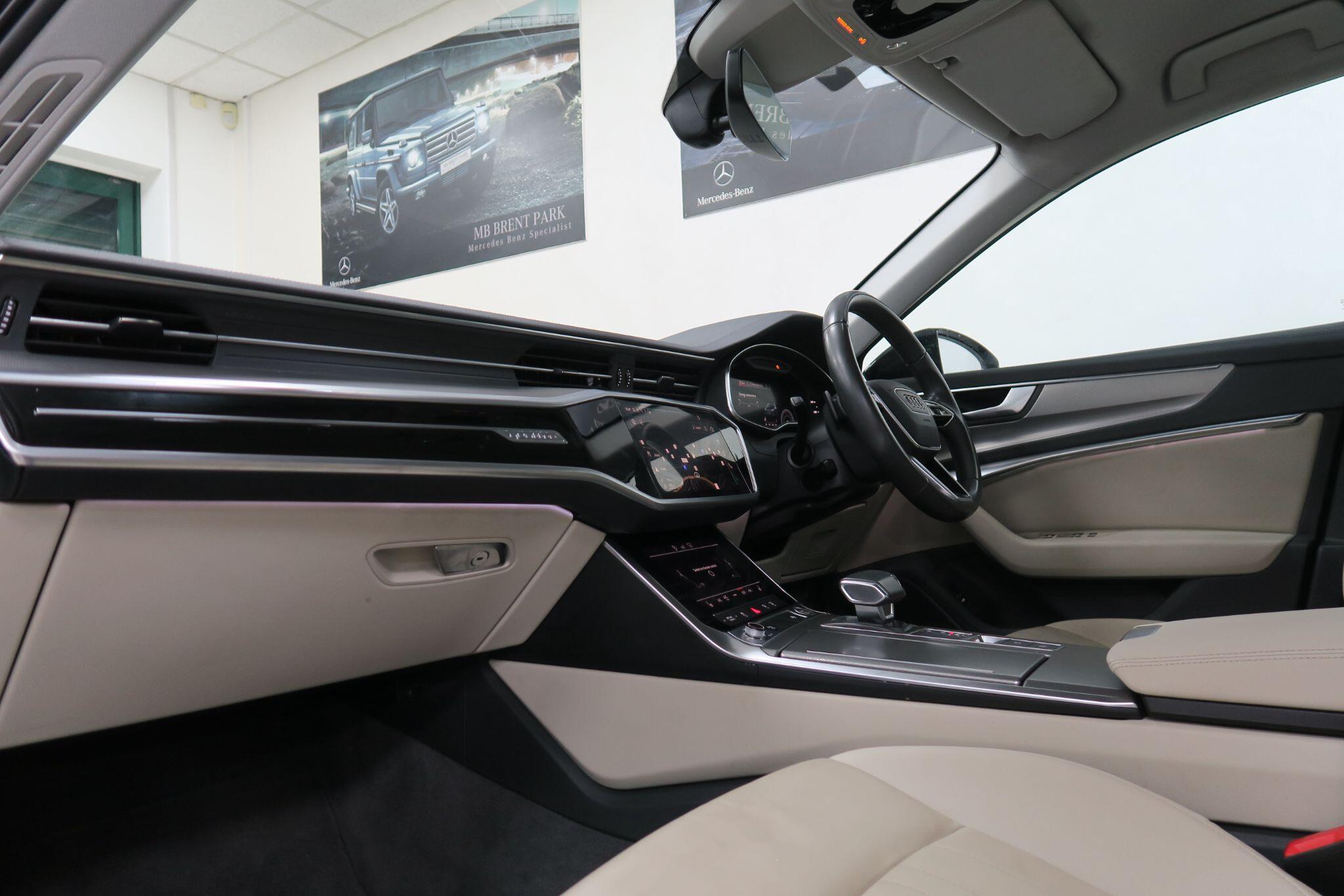 Audi A6 view 9