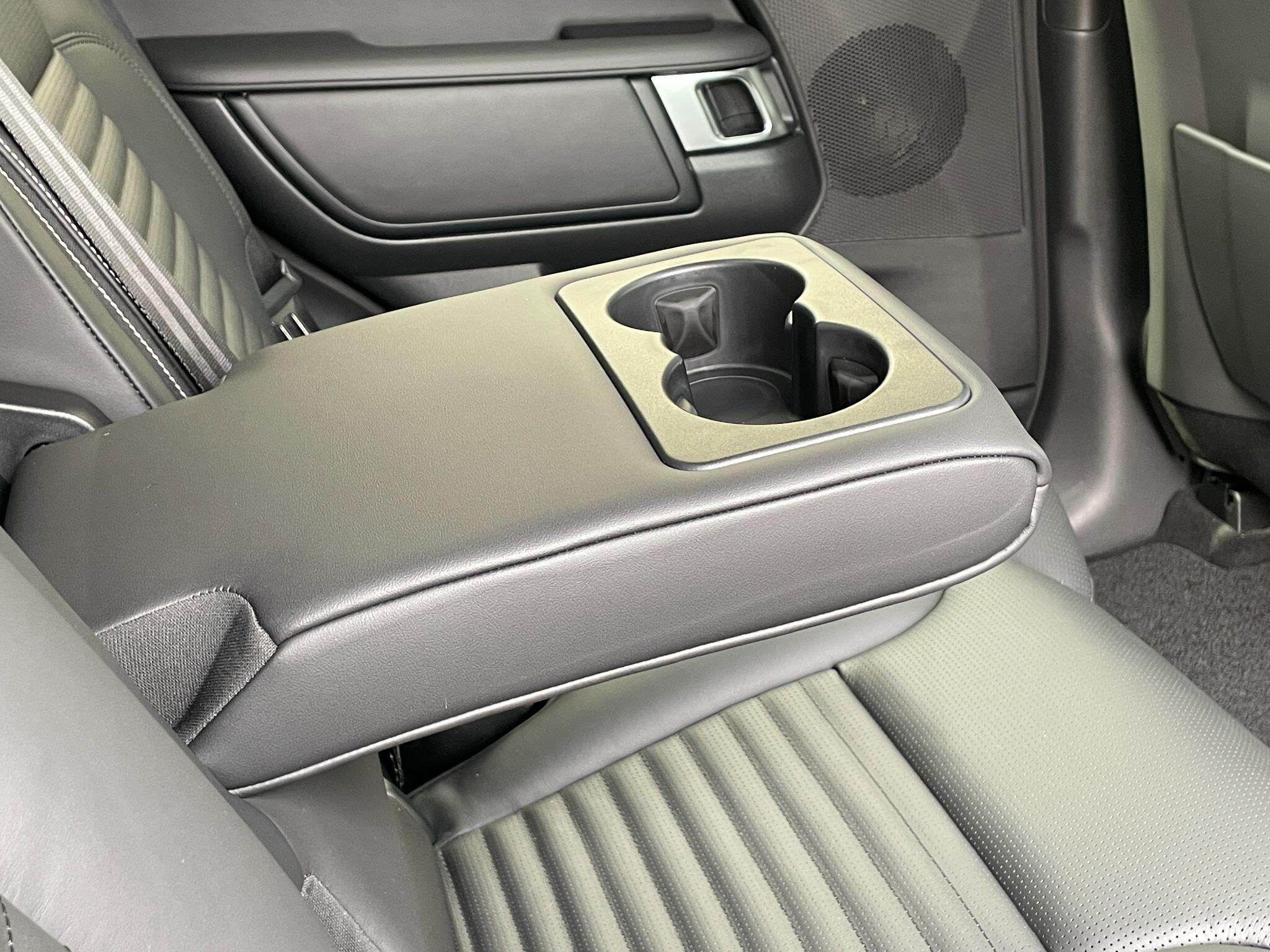 Land Rover Discovery view 17