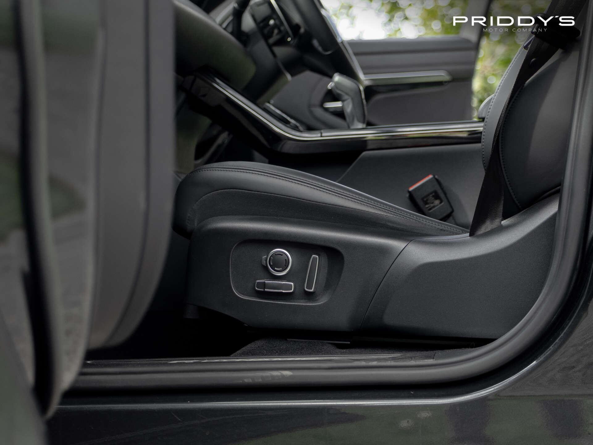 Land Rover Range Rover Evoque view 26