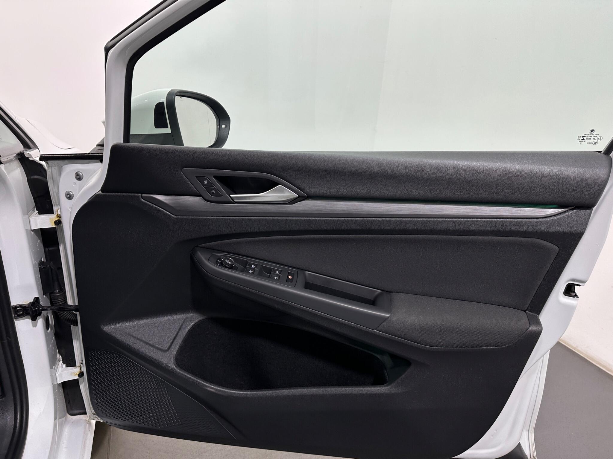 Volkswagen Golf view 34