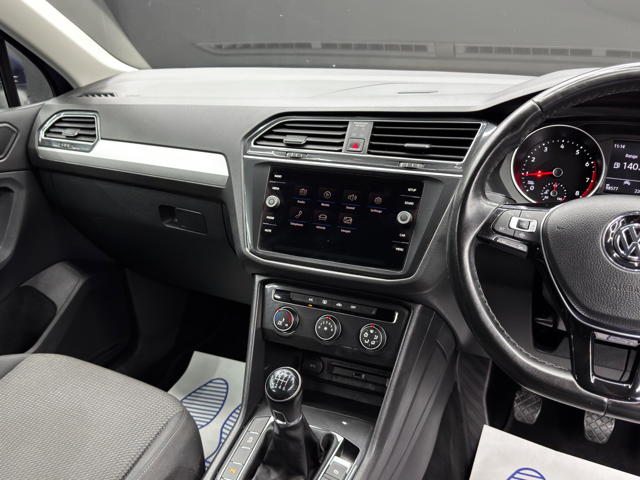 Volkswagen Tiguan view 21